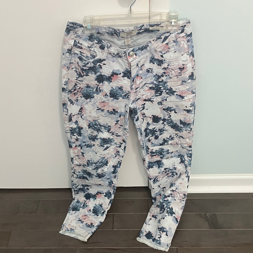 Vintage America Blue/Pink Flowered Jeans Size 8/29 Boho Skinny Ankle